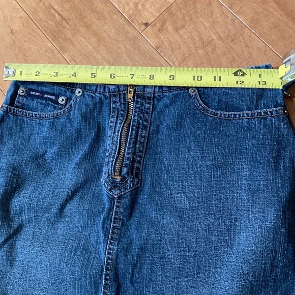DKNY Women's Denim Skirt Sz 4 - Picture 8 of 10